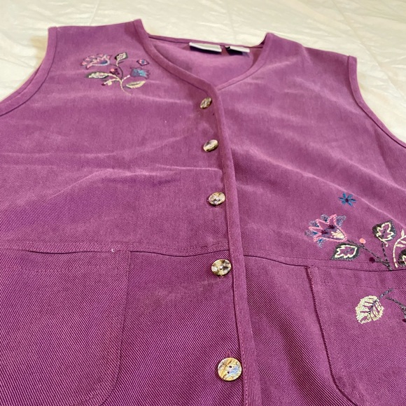 Unique Purple Embroidered Vest - Picture 5 of 8